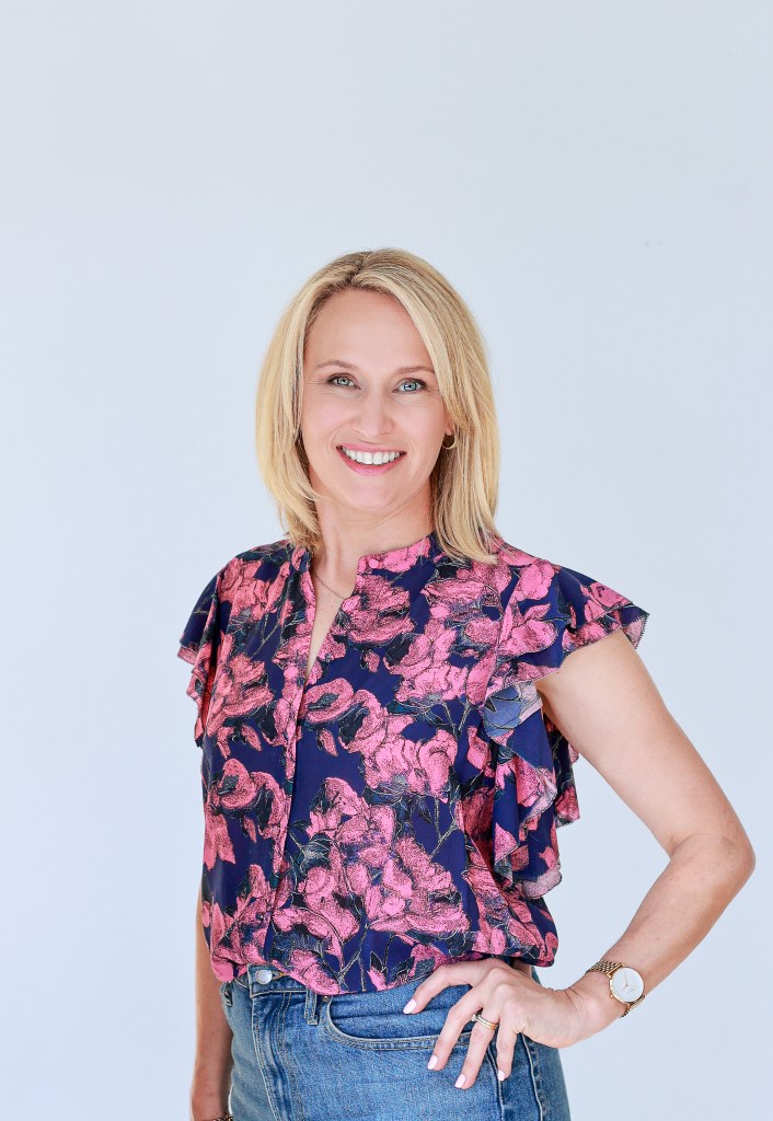 Rebecca Brook Headshot Photography NZ by Good CX