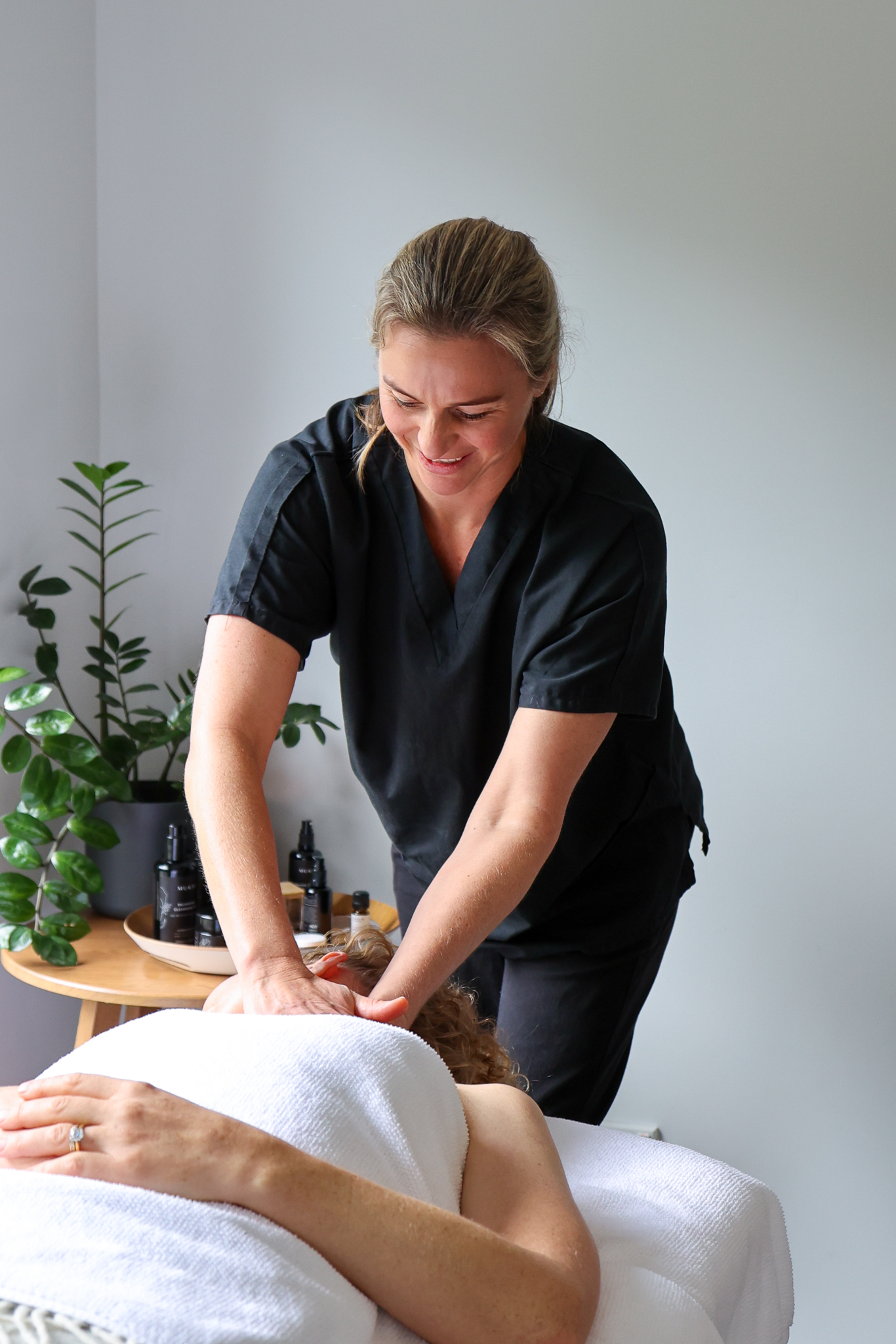 The Facial Osteo brand photoshoot by Good CX