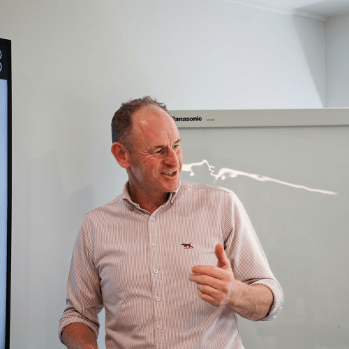 Kimble Willis Arrowbow facilitating Trust Advantage training with Good CX